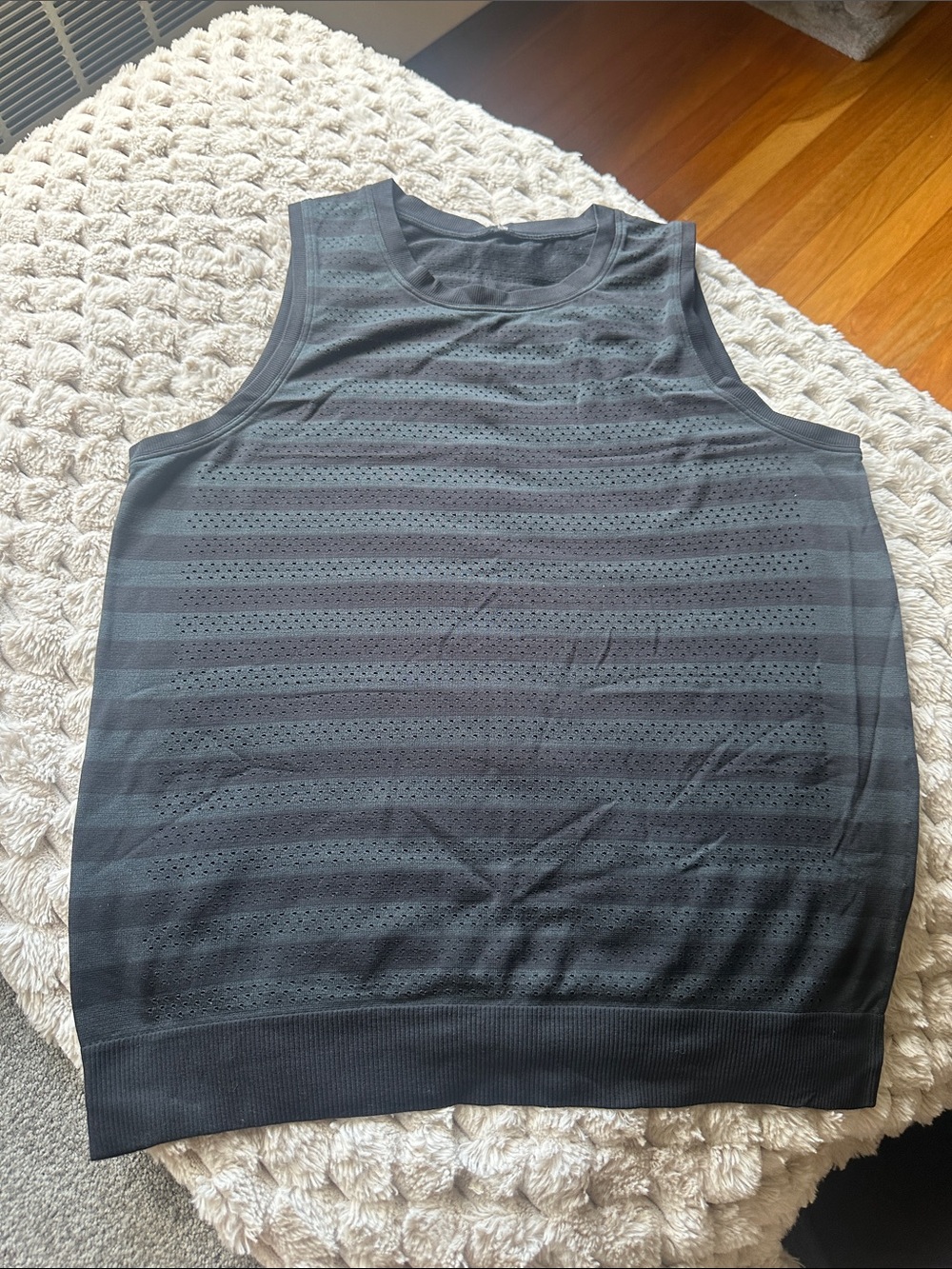 Lululemon Breeze By Muscle
